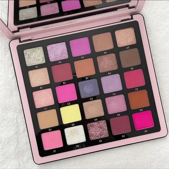 Anastasia Beverly Hills Norvina Pro Pigment Palette Vol. 4 - Picture 1 of 8